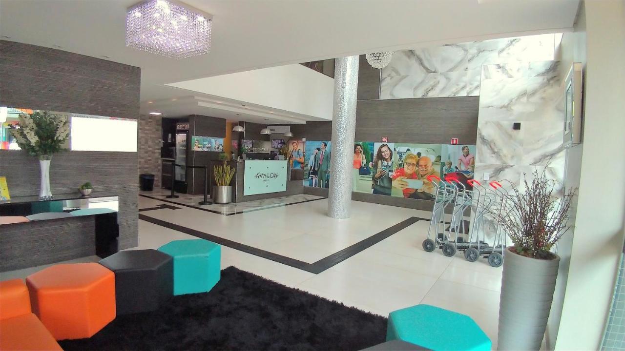 Avalon Econômico 3*